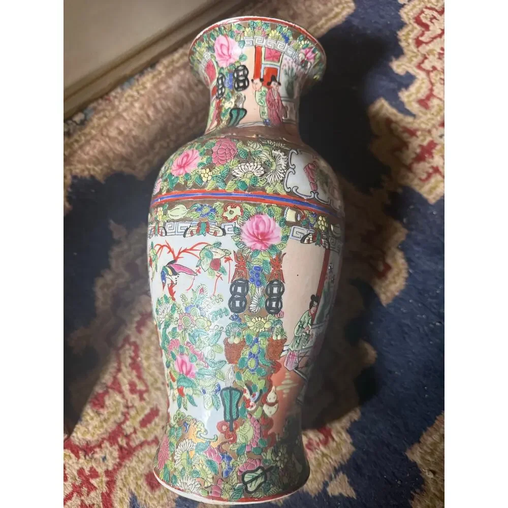 Chinese Rose Medallion Porcelain Fish Tail Vase Traditional Figural Court 13.5